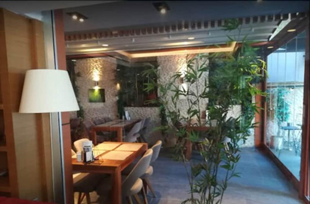 Milport Hotel Levent Истанбул Екстериор снимка