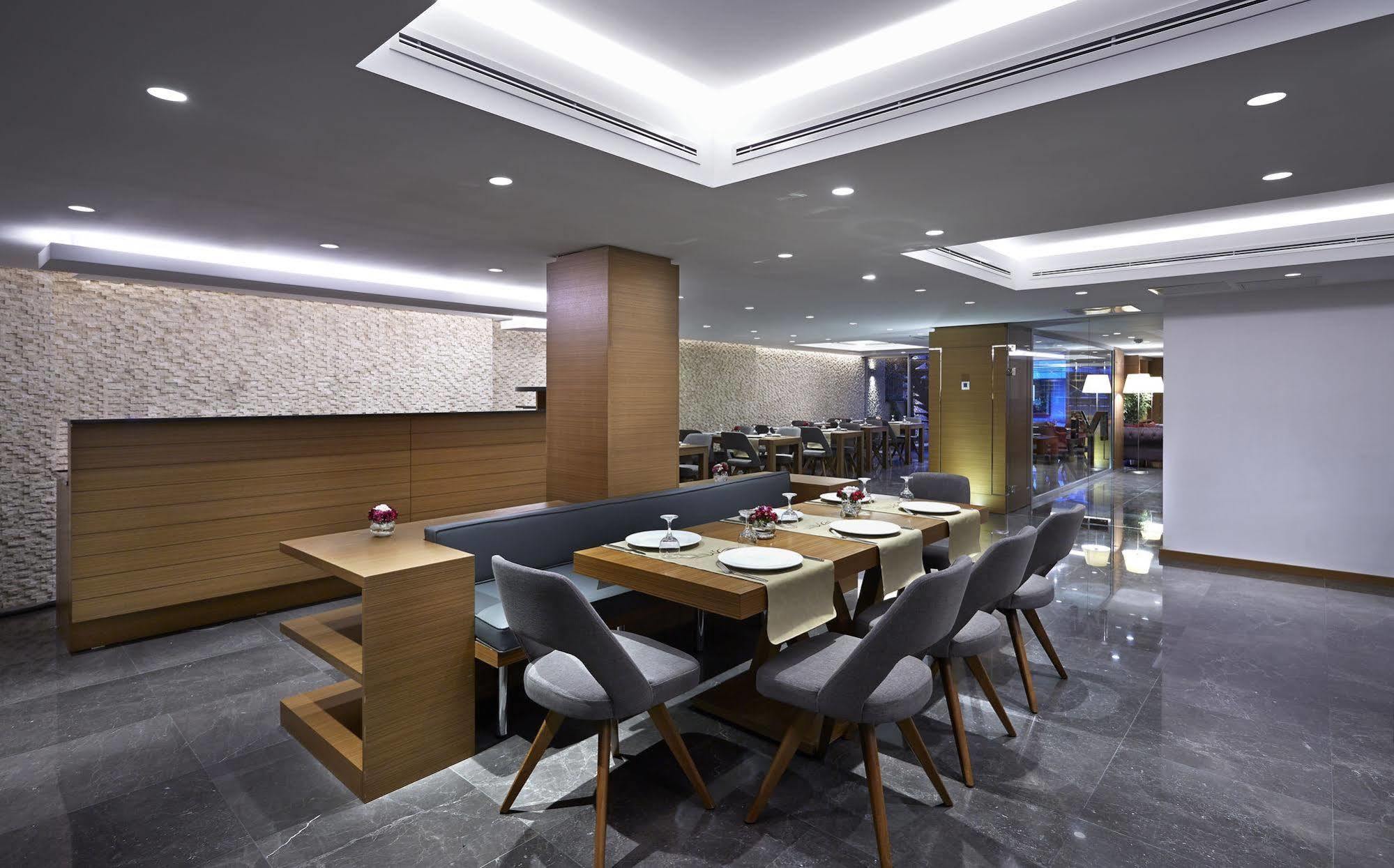 Milport Hotel Levent Истанбул Екстериор снимка